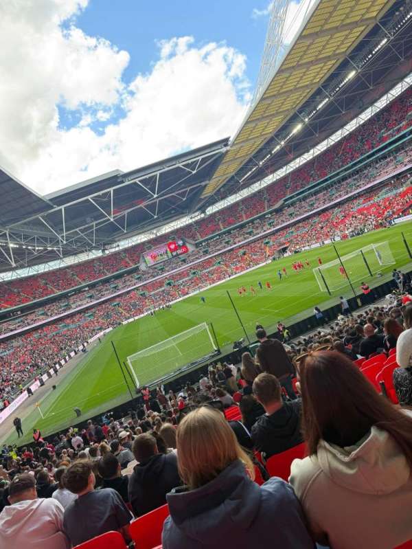 Wembley Stadium, bloc: 113, rangée: 28, place: 47