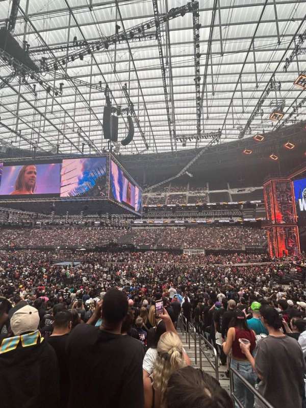 Allegiant Stadium, bloc: C132, rangée: 16, place: 1