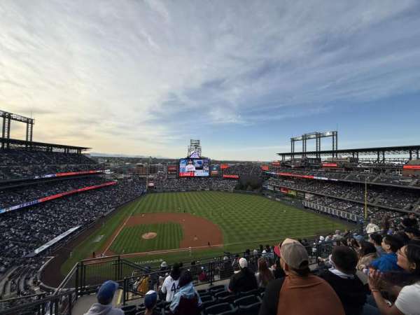 Coors Field, bloc: U323, rangée: 15, place: 24