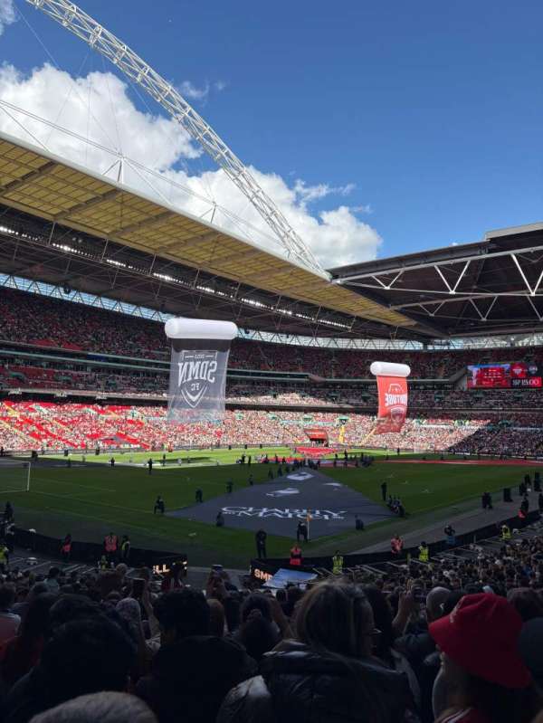 Wembley Stadium, bloc: 130, rangée: 27, place: 190