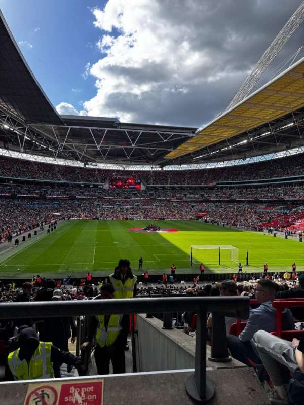 Wembley Stadium, bloc: 131, rangée: 38, place: 40