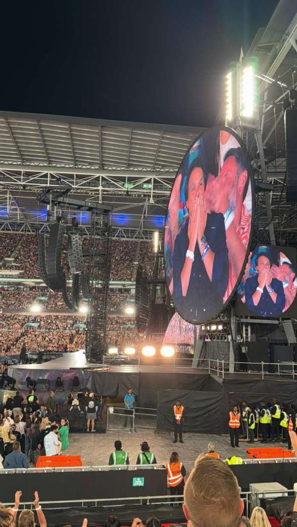Wembley Stadium, bloc: 141, rangée: 14, place: 229