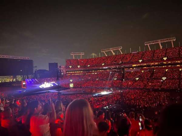 Raymond James Stadium, bloc: 240, rangée: Y, place: 13