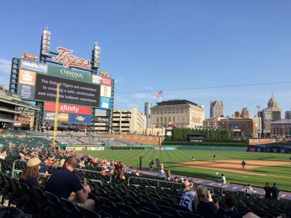 Comerica Park, bloc: 132, rangée: 28, place: 1