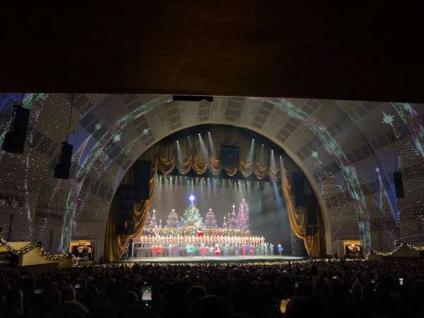 Radio City Music Hall, bloc: Orchestra 6, rangée: Q, place: 605