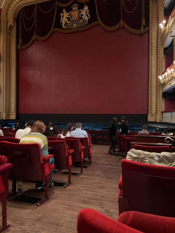 Royal Opera House, bloc: Orchestra Stalls, rangée: M, place: 27