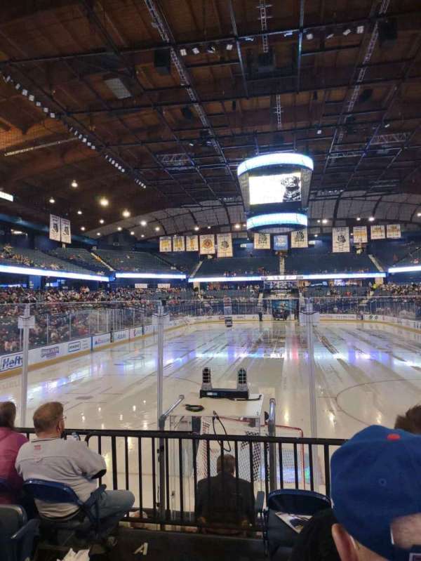Allstate Arena, bloc: 114, rangée: E, place: 22