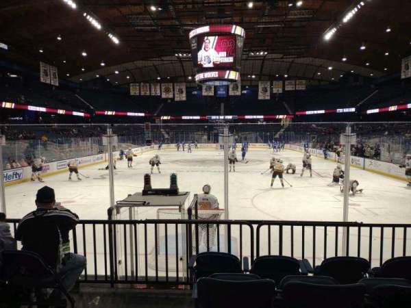 Allstate Arena, bloc: 114, rangée: E, place: 22