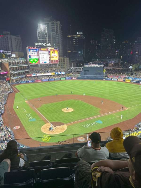 Petco Park, bloc: 303, rangée: 6, place: 6