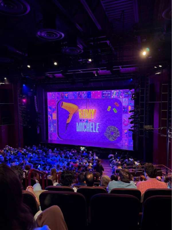 Stage 42, bloc: Orchestra R, rangée: T, place: 2