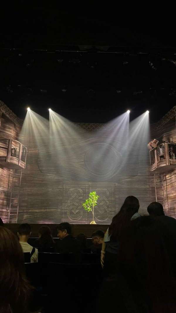 Sands Theatre at Marina Bay Sands, bloc: Stalls Center, rangée: E, place: 25
