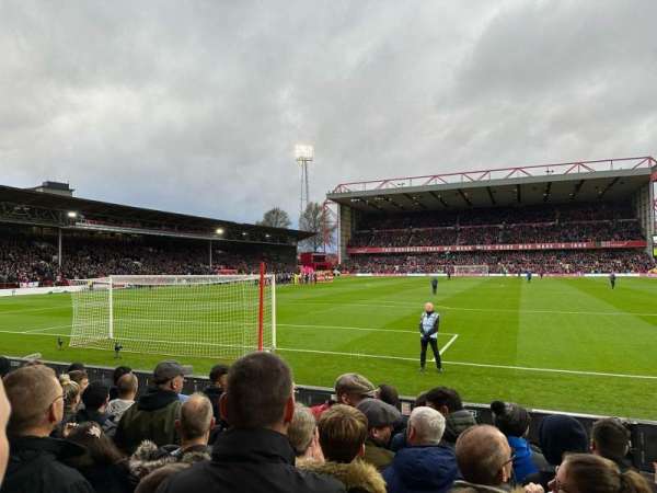 City Ground, bloc: X2, rangée: H, place: 124