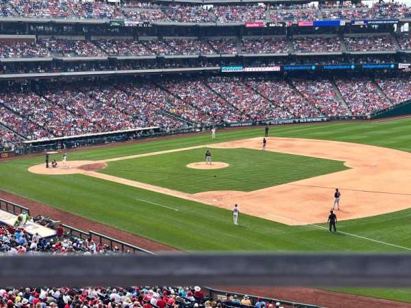 Citizens Bank Park, bloc: 210, rangée: 1, place: 11