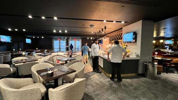 Sports Illustrated Stadium, bloc: 109, rangée: 6, place: 6