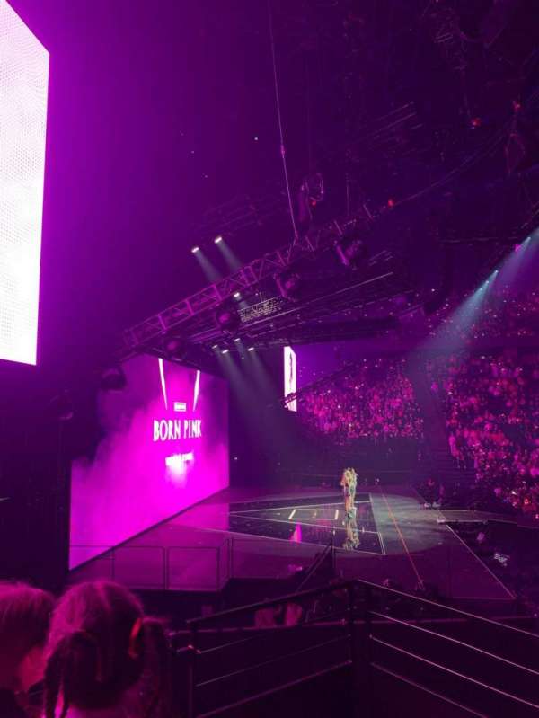 Accor Arena, bloc: Gradin M, rangée: 17, place: 11
