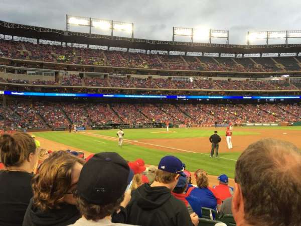 Globe Life Park in Arlington, bloc: 37, rangée: 7, place: 12