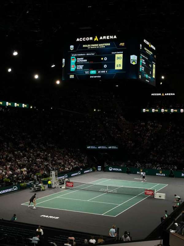 Accor Arena, bloc: Gradin B, rangée: 8, place: 23