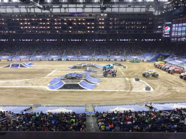 Ford Field, bloc: 232, rangée: 1, place: 15