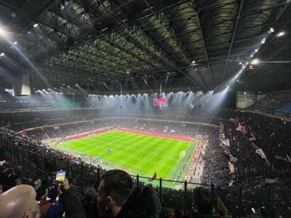 San Siro, bloc: 321, rangée: 8, place: 28