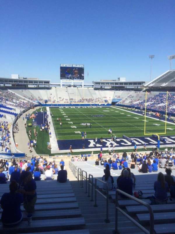 Kroger Field, bloc: 33, rangée: 45, place: 35
