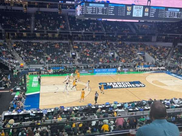 Gainbridge Fieldhouse, bloc: 117, rangée: 3, place: 10