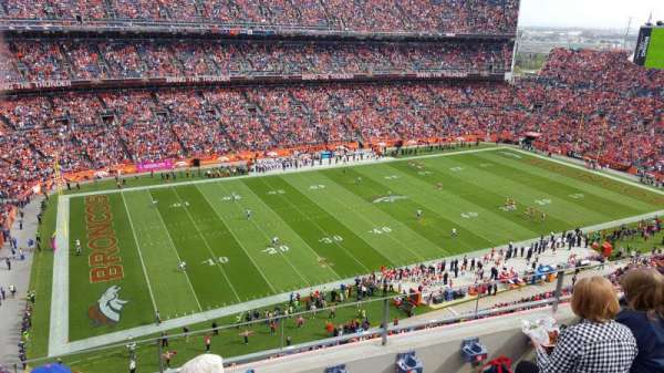 Empower Field at Mile High Stadium, bloc: 512, rangée: 4, place: 10
