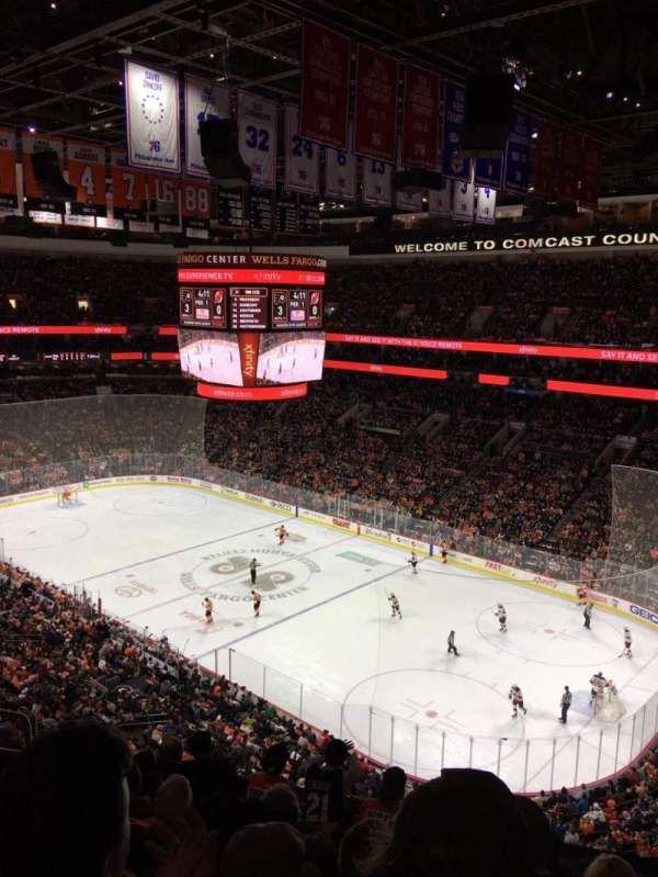 Xfinity Mobile Arena, bloc: 204A, rangée: 7, place: 5