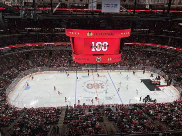 United Center, bloc: Banner Seats, rangée: 1, place: 22