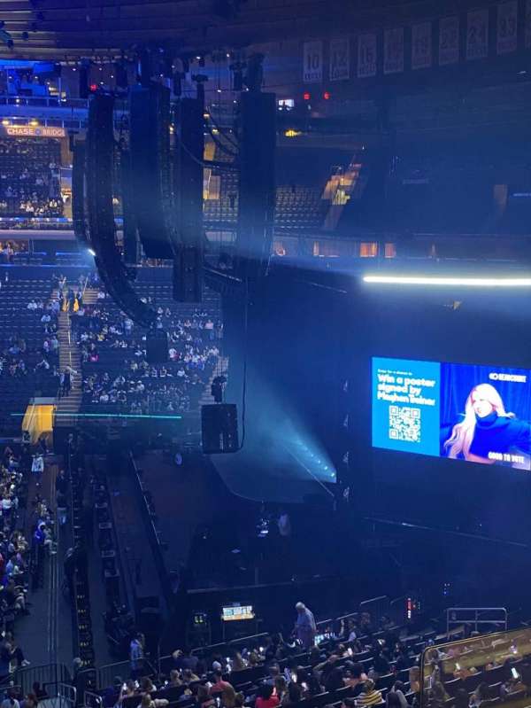 Madison Square Garden, bloc: 212, rangée: 2, place: 1