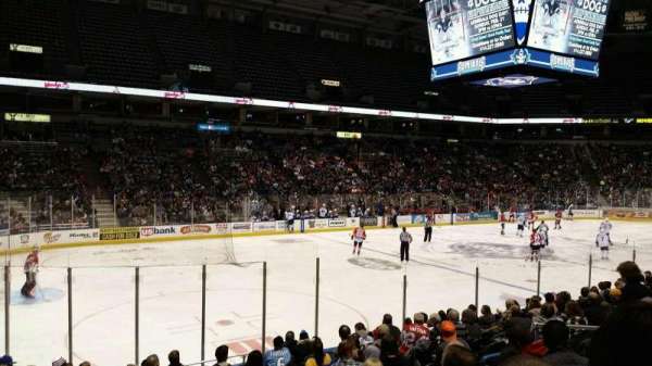 BMO Harris Bradley Center, bloc: 417, rangée: P, place: 12