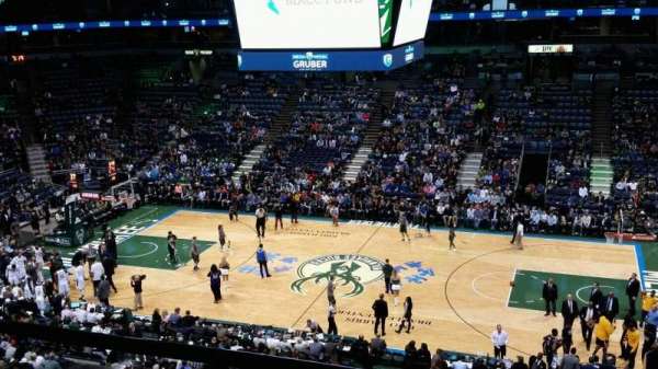 BMO Harris Bradley Center, bloc: 443, rangée: 2, place: B