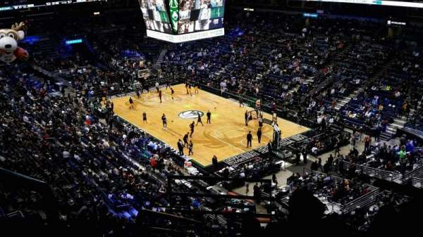BMO Harris Bradley Center, bloc: 438, rangée: J, place: 1
