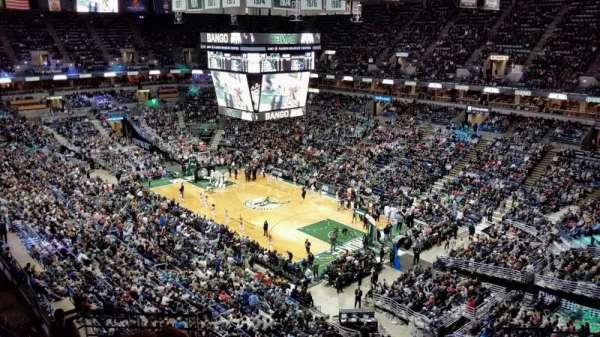 BMO Harris Bradley Center, bloc: 416, rangée: N, place: 10