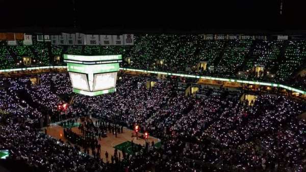 BMO Harris Bradley Center, bloc: 438, rangée: T, place: 7