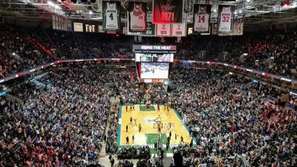 BMO Harris Bradley Center, bloc: 412, rangée: Q, place: 5