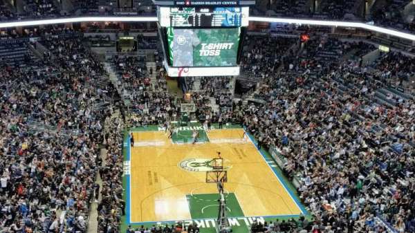 BMO Harris Bradley Center, bloc: 412, rangée: R, place: 6