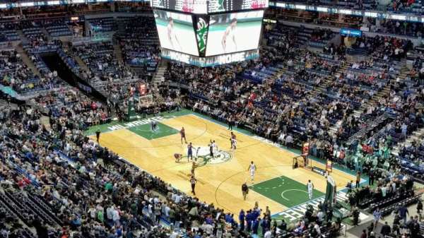 BMO Harris Bradley Center, bloc: 438, rangée: S, place: 7