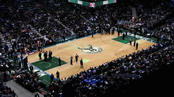 BMO Harris Bradley Center, bloc: 427, rangée: T, place: 2