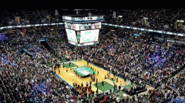 BMO Harris Bradley Center, bloc: 437, rangée: U, place: 5