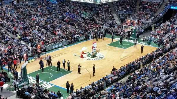 BMO Harris Bradley Center, bloc: 428, rangée: H, place: 8