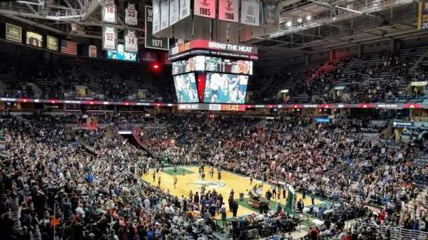 BMO Harris Bradley Center, bloc: 226, rangée: Z, place: 1