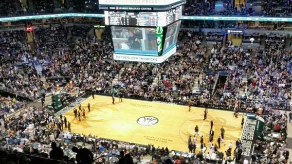 BMO Harris Bradley Center, bloc: 442, rangée: T, place: 5