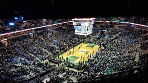 BMO Harris Bradley Center, bloc: 408, rangée: X, place: 2
