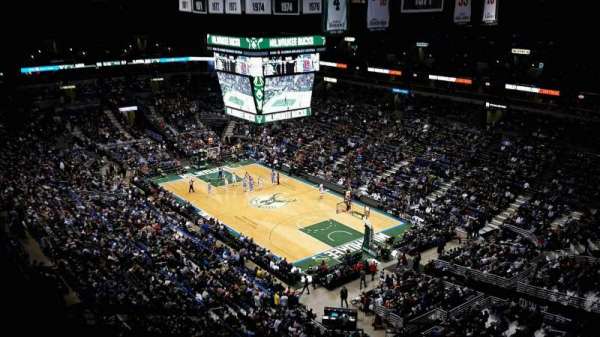 BMO Harris Bradley Center, bloc: 416, rangée: U, place: 2