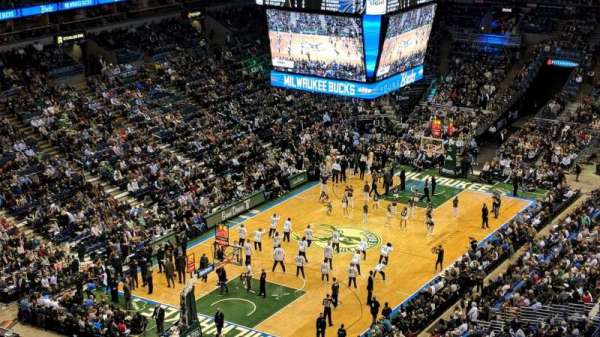 BMO Harris Bradley Center, bloc: 429, rangée: U, place: 12