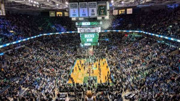 BMO Harris Bradley Center, bloc: 433, rangée: N, place: 1