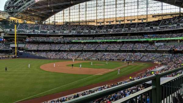 American Family Field, bloc: 230, rangée: 1, place: 8