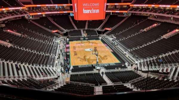 Fiserv Forum, bloc: 216, rangée: 3, place: 3