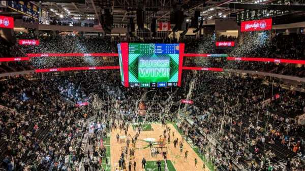 Fiserv Forum, bloc: 216, rangée: 3, place: 3