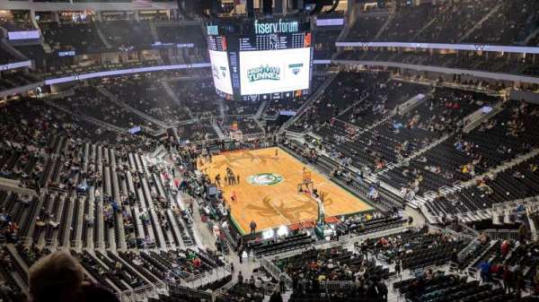 Fiserv Forum, bloc: 217, rangée: 7, place: 10